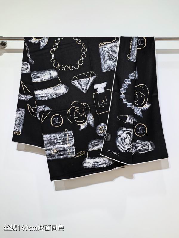 Chanel 140X140cm 70%羊绒30%真丝 E081933